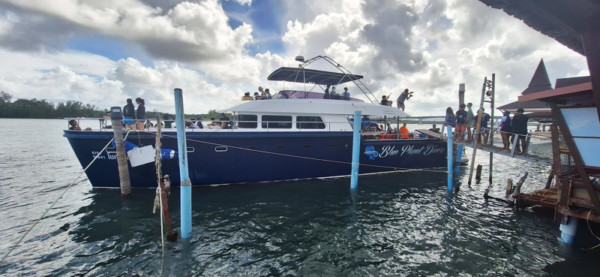 Blue Planet Divers shop in Koh Lanta. Scuba dive Thailand